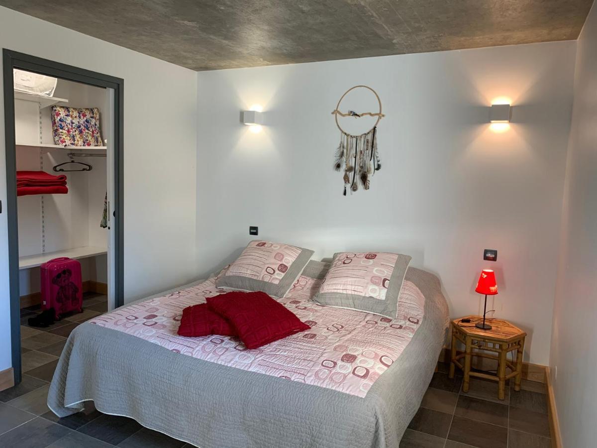 Bed and Breakfast Domaine De La Rue De La Tour Valsonne Exteriér fotografie